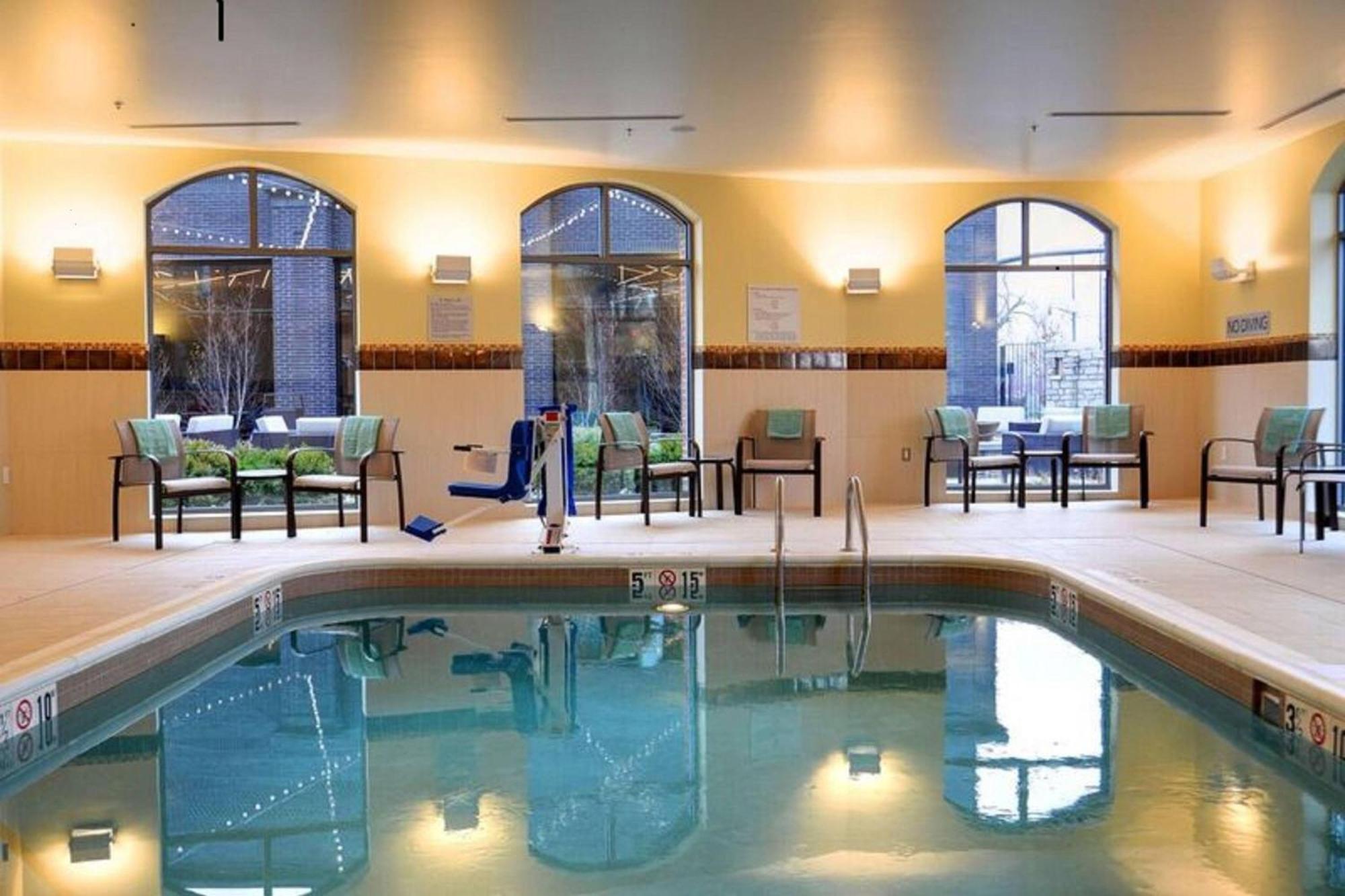 Courtyard By Marriott Columbus Osu Hotell Exteriör bild